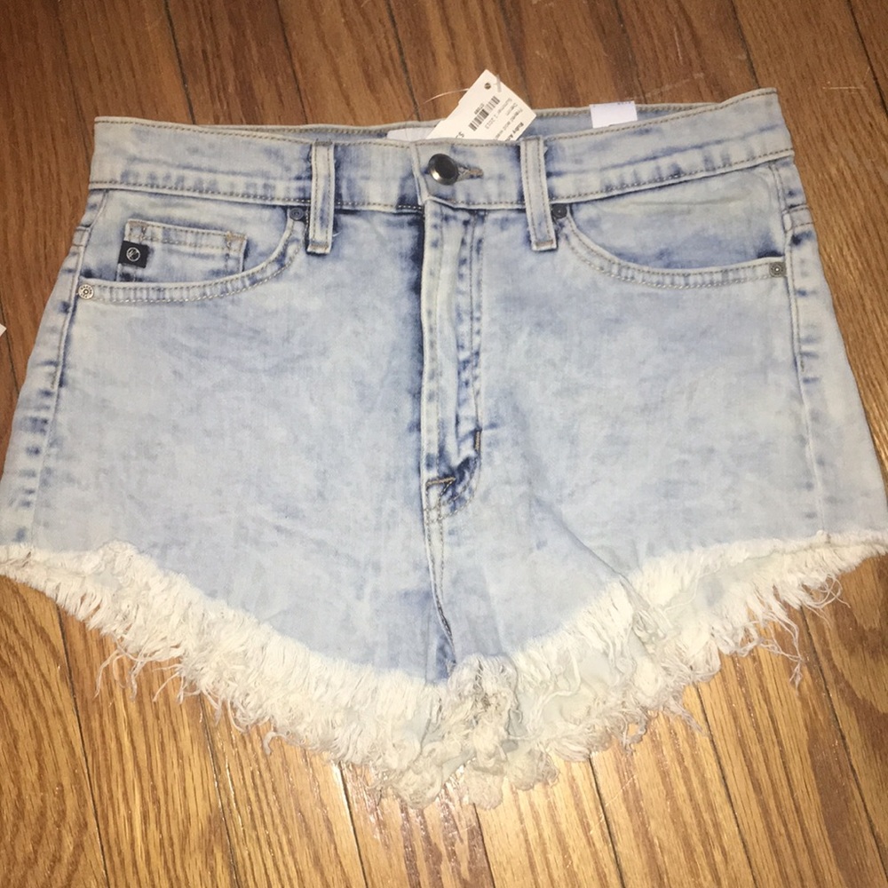 NWT Frayed Acid wash denim shorts